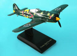 Focke-Wulf - FW-190WA - 1/32 Scale Mahogany Model - F0432F2W