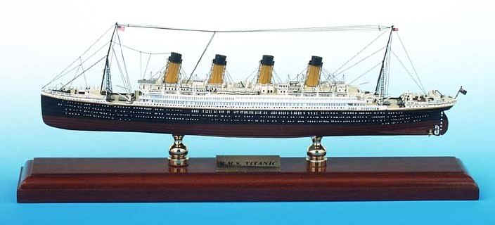 RMS Titanic Oceanliner - 1/350 Scale Mahogany Model - SCMCS006W