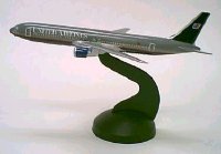 Schabak - United Airlines Boeing - 767-300 - 1/500 Scale