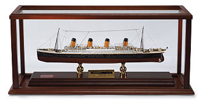 Titanic Signed - 1/500 Scale with ship case!