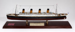 Signed by Millvina Dean - RMS Titanic Oceanliner - 1/350 Scale Mahogany Model