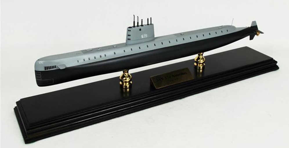 USN - USS Nautilus SSN-571 Submarine Model - 1/192 Scale