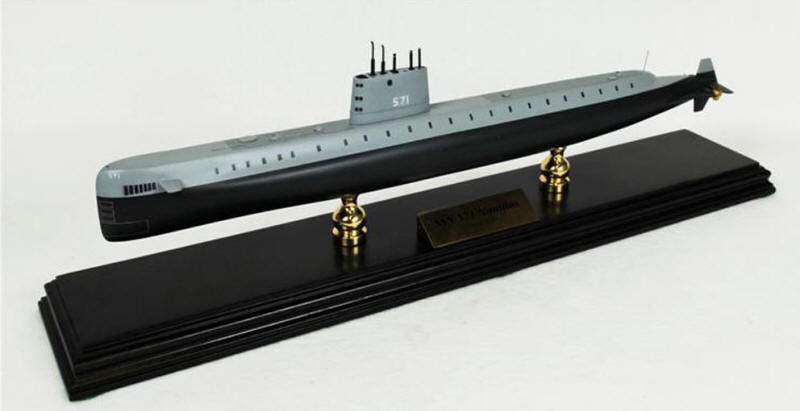 USN - USS Nautilus SSN-571 Submarine Model 1/192 Scale