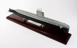 USS Nautilus SSN -571 SIGNED - Scale: 1/150