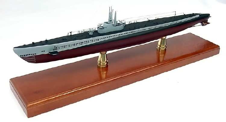 Diecast best sale submarine models