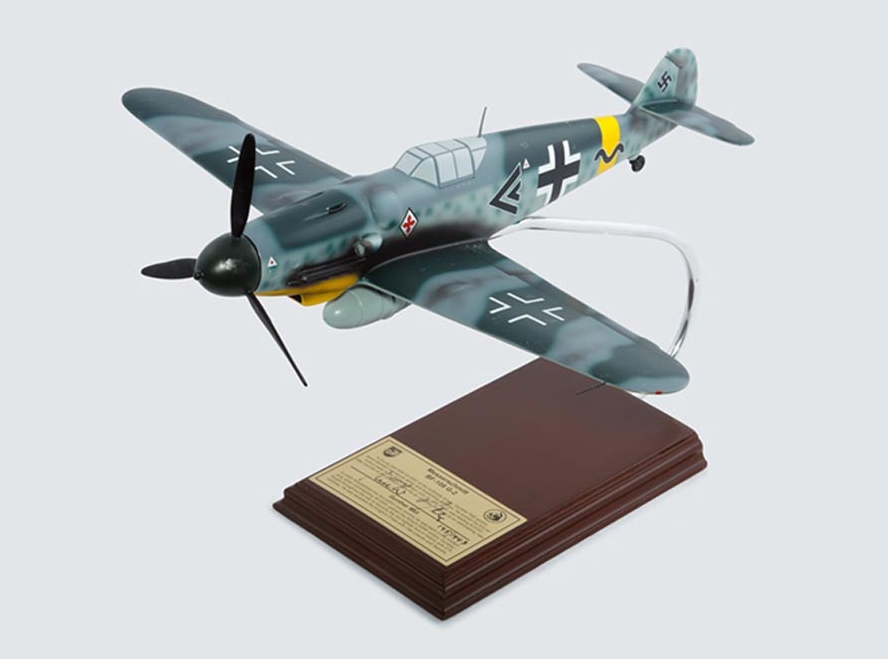 Messerschmitt - Me-109E German World War II Fighter Aircraft - Signed 1/24 Scale Mahogany Model