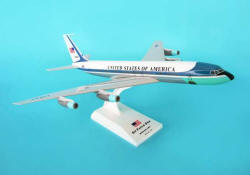 Skymarks - Air Force One VC-137 - B707 REG #27000 - 1/150 Scale Plastic Model - SKR312