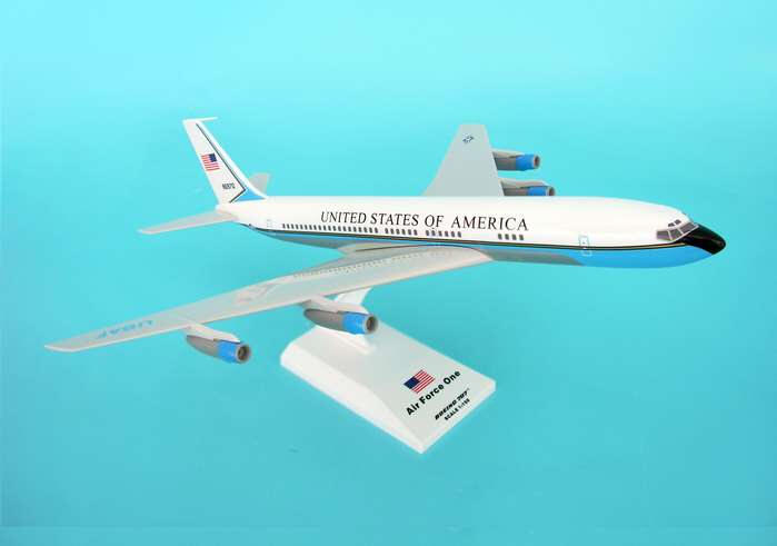 Skymarks - Air Force One - VC-137 707 - 1/150 Scale Plastic Model